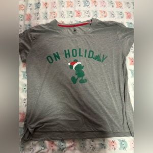Disney Christmas Top Size 1X